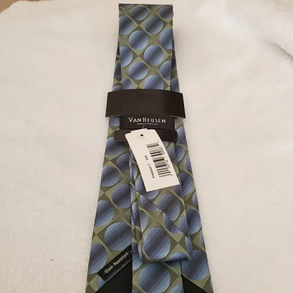 NWT Van Heusen Blue & Green Circle Patterned Tie